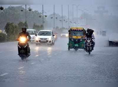 ഇ​ടു​ക്കി​യിലെ സ്കൂ​ളു​ക​ള്‍​ക്ക് തി​ങ്ക​ളാ​ഴ്ച അ​വ​ധി