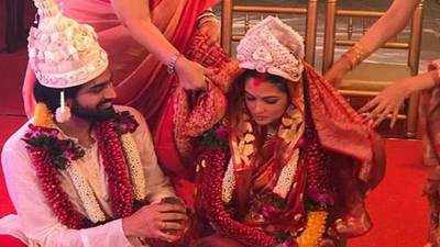 Sneak peek into Riya Sen’s hush hush wedding with Shivam Tewari 