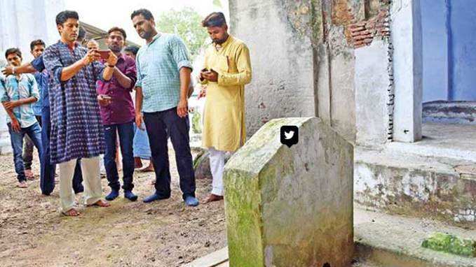 Farhan Akhtar visits his ancestral village in UP 