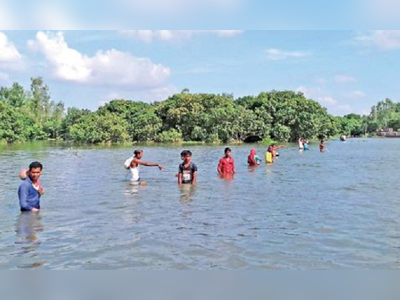 মরবেন জেনেও প্লাবনের জল খাচ্ছেন ইটাহারবাসী