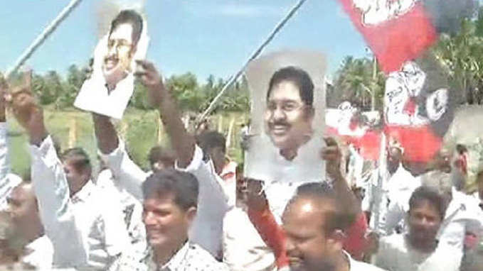 AIADMK supporters protest near resort where MLAs supporting TTV Dinakaran are lodged 