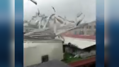 भीषण तूफान हातो की चपेट में चीन, ताश के पत्तों की तरह उड़ गए मकान