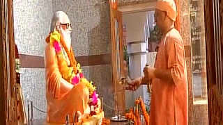 UP CM Yogi Adityanath offers prayers at Gorakhdham temple 