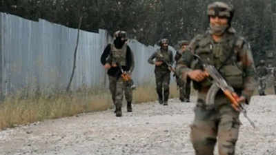 Terrorists attack district police lines in Pulwama, one policeman martyred 