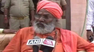 Sakshi Maharaj defends Gurmeet Ram Rahim, terms him simple man 