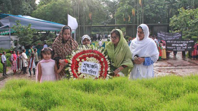 প্রয়াণ দিবসে নজরুলের সমাধিতে শ্রদ্ধাঞ্জলি