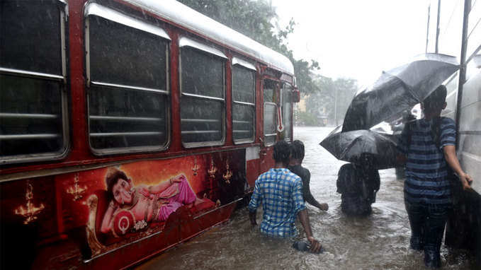 Mumbai rains: BEST buses turn saviour for Mumbaikars 