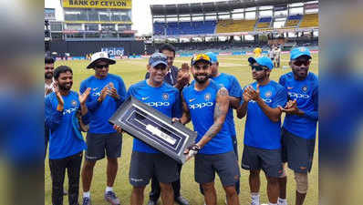 धोनी का 300वां वनडे मैच, कोहली ने दिया इमोशनल मेसेज
