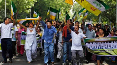 বিনয়ের সমর্থন বাড়লেও হিংসার শঙ্কা