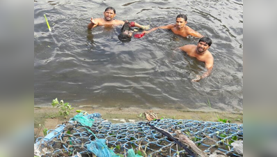 दिल्ली के गाजीपुर में कचरे के पहाड़ का हिस्सा गिरा, 3 की मौत