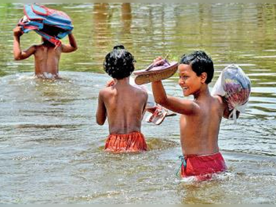 বন্যায় বিধ্বস্ত বাংলাদেশে মৃত ১৪২, করাচিতে ১৬