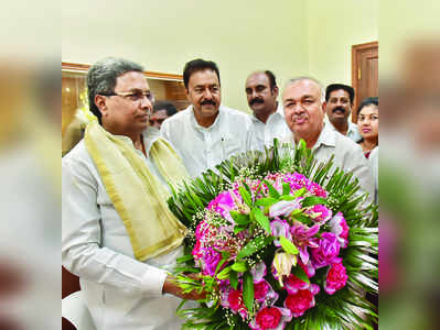 ಕೆಂಪಯ್ಯ ಬದಲಾವಣೆ ಇಲ್ಲ
ಹೊಂದಿಕೊಂಡು ಹೋಗಲು ರೆಡ್ಡಿಗೆ ಸಿಎಂ ಸೂಚನೆ