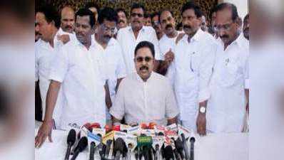 तमिलनाडु: दिनाकरन की राज्यपाल से राज्य में बहुमत परीक्षण कराने की मांग