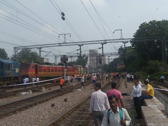 RAJDHANI DERAIL2