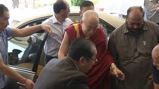 Dalai Lama expresses grief over Rohingya violence 