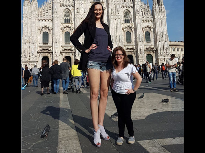 यह है दुनिया की सबसे लंबी टांगों वाली लड़की