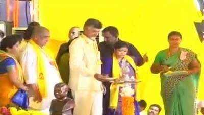 Andhra Pradesh CM launches Intintiki Telugu Desam program at Tettangi village 