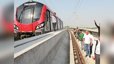 पतंगबाजी से थम रही लखनऊ मेट्रो की रफ्तार