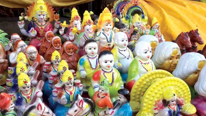 Streets of Chennai come alive with colourful kolu bommais 