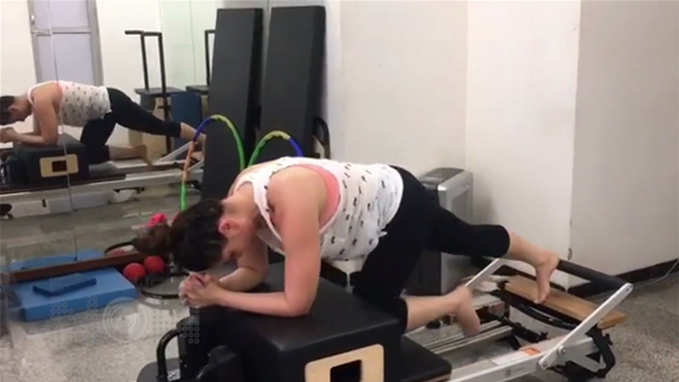 Watch: Kareena Kapoor Khan doing pilates 