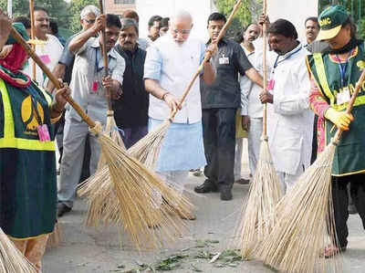 स्वच्छता ही सेवा अभियान में बढ़-चढ़ कर हिस्सा ले रहे हैं लोग