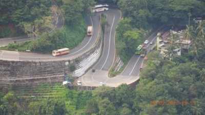 താമരശ്ശേരി ചുരത്തില്‍  ഗതാഗതം താല്‍ക്കാലികമായി നിര്‍ത്തിവെച്ചു