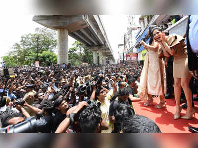 കണ്ണീരോടെയാണ് കൊച്ചിക്കാരെ കണ്ടതെന്ന് സണ്ണി ലിയോൺ