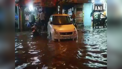 मुंबई में फिर भारी बारिश, पुलिस की अपील- अफवाहों पर न दें ध्यान