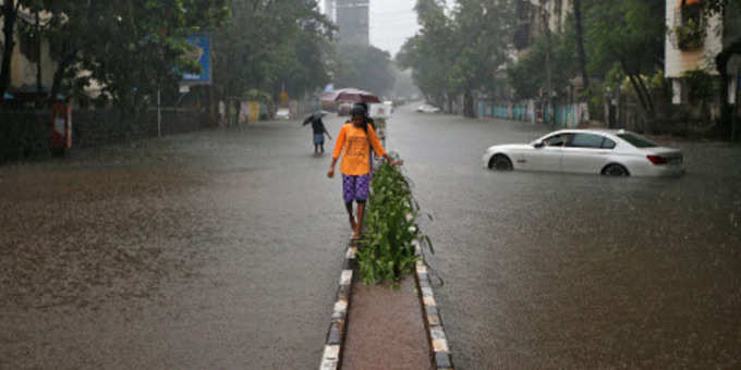 तस्वीरों में देखें: मुंबई में आसमान से बरसी आफत