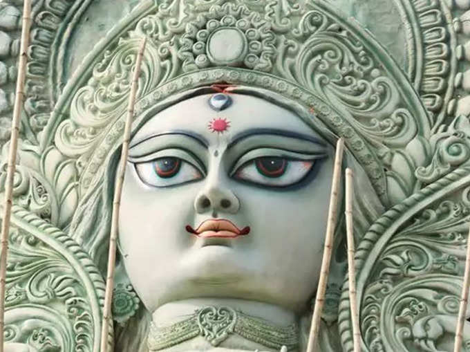 देवी की प्रतिमा की स्थापना पूर्णत: वैज्ञानिक