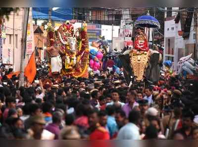 ദേവിയും കുമാരസ്വാമിയും മുന്നൂറ്റിനങ്കയുമെത്തി