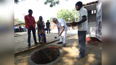 मोदी ने जिस गांव में रखी शौचालय की नींव, वहां रुक चुके हैं हुमायूं