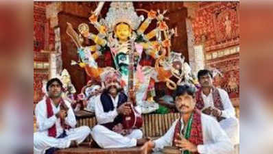 कोलकाता: दुर्गा पूजा पंडाल में गुजराती फ्यूजन