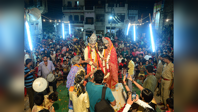 रामलीला में सीता और राम का किरदार निभा रहे जोड़े ने रचाई रियल शादी