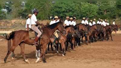 ಪಂಜಿನ ಕವಾಯತಿಗೆ ಅಶ್ವದಳ ಸನ್ನದ್ಧ