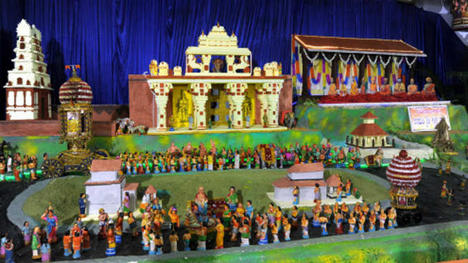 Dasara Bombe: Udupi Krishna Mutt recreated at Sharavu Mahaganapathi Temple 