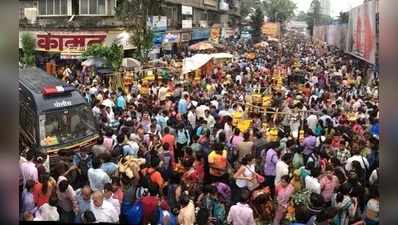 ఓ వైపు విషాదం.. మరోవైపు దసరా కోలాహలం!