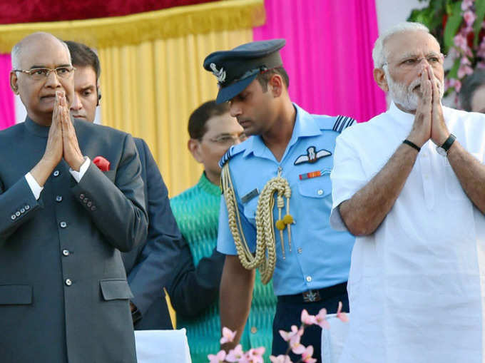 राष्ट्रपति रामनाथ कोविंद और पीएम नरेंद्र मोदी भी हुए रावण दहन में शामिल