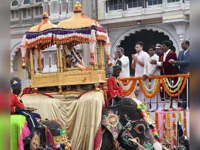 ವಿಜೃಂಭಣೆಯ ಜಂಬೂ ಸವಾರಿ: ದಸರೆಗೆ ತೆರೆ