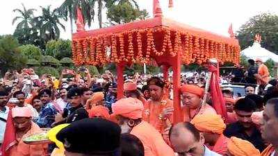 Watch: CM Yogi performs puja at Gorakhnath Mutt in Gorakhpur 