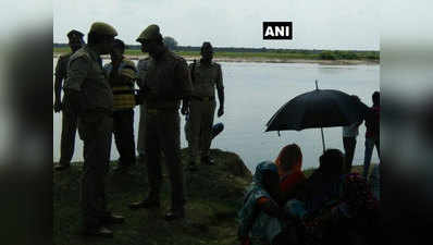 गोरखपुर में नाव पलटने से 6 वर्ष की बच्ची समेत चार महिलाओं की मौत