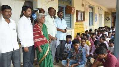 ಹಾಸ್ಟೆಲ್‌ ವಿದ್ಯಾರ್ಥಿಗಳಿಂದ ಪ್ರತಿಭಟನೆ