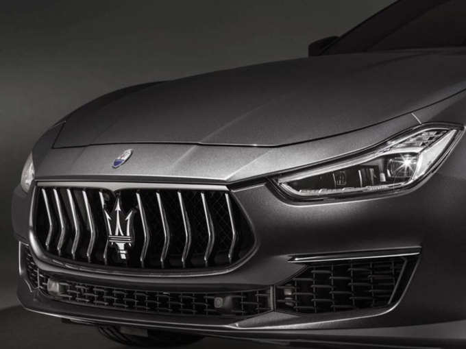 Engine of luxury Maserati Ghibli