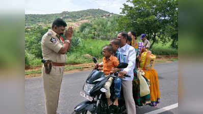 ಸ್ಕೂಟರ್‌ನಲ್ಲಿ ಐವರು: ದಂಗಾದ ಪೊಲೀಸಪ್ಪನಿಂದ ಸವಾರರಿಗೆ ಸಲಾಂ!