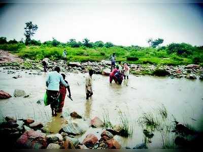 ನೀರಿನ ಹರಿವು ಹೆಚ್ಚಳ: ಜನತೆ ಹರಸಾಹಸ