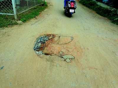 ಗುಂಡಿಯಲ್ಲಿ ಕೋಟ್ಯಂತರ ರೂ.