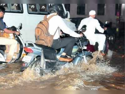 ಮಳೆಯ ಆರ್ಭಟಕ್ಕೆ ನಡುಗಿದ ರಾಜಧಾನಿಯ ಜನತೆ