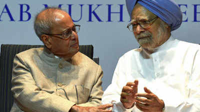 Pranab Mukherjee was better qualified to be PM, says Manmohan Singh 