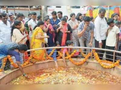 ಮಳೆಯಿದ್ದರೂ ಹಾಸನಾಂಬೆ ದರ್ಶನ ಸರಾಗ