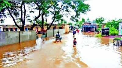 ಏಣಕೂರ್‌ ಗ್ರಾಮದ ಶಾಲೆಗೆ ನುಗ್ಗಿದ ಮಳೆ ನೀರು